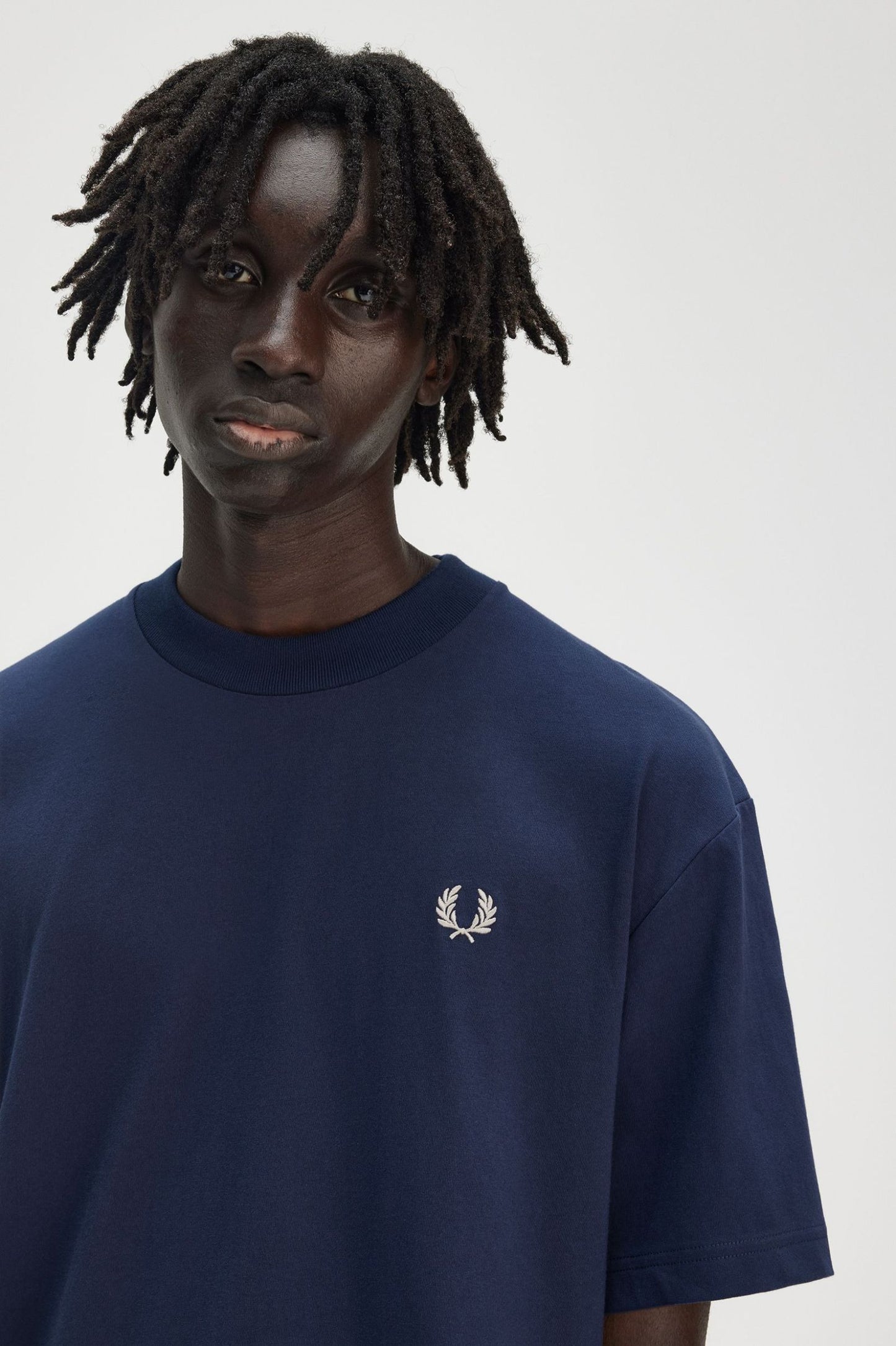 CAMISETA BORDADA FRED PERRY