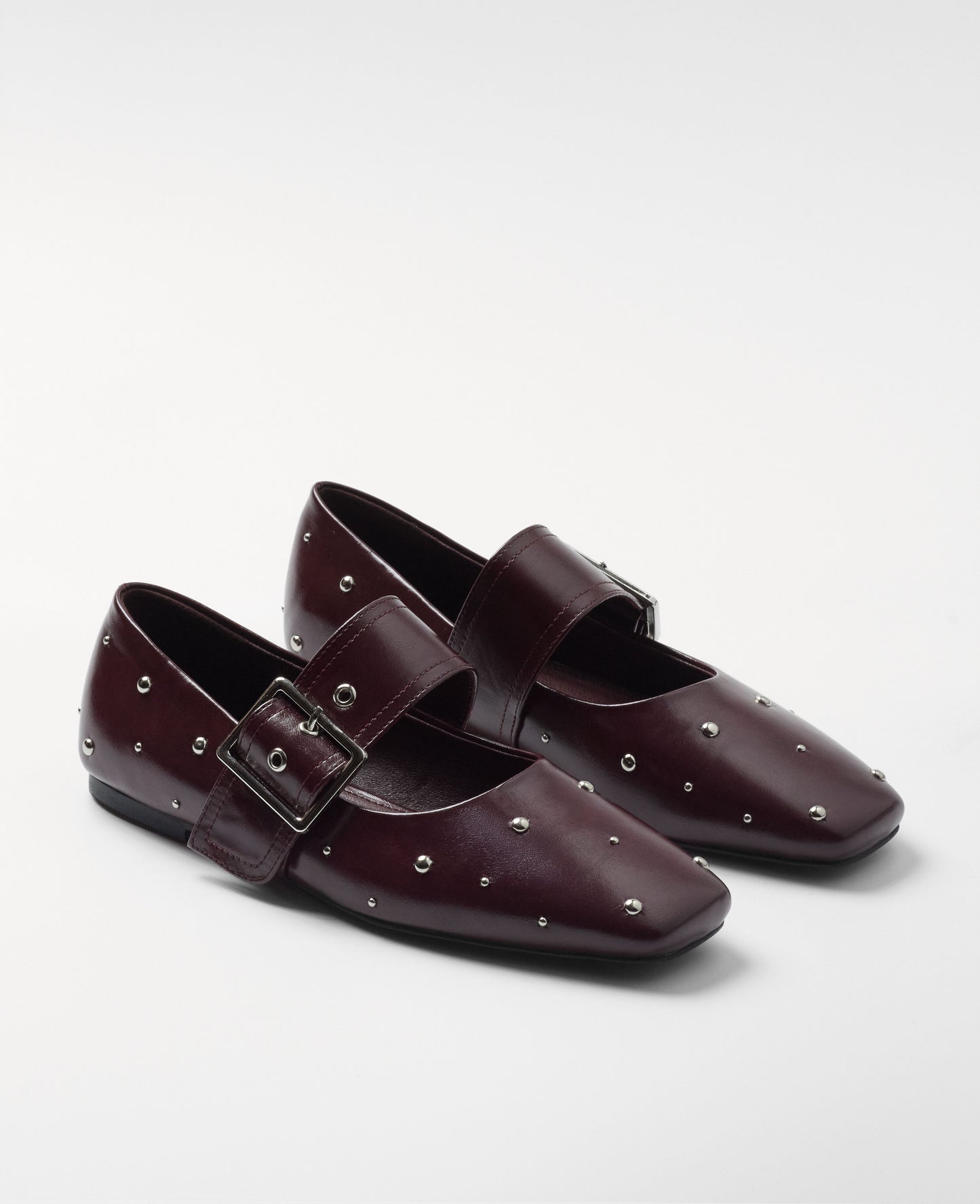 ZAPATO DOVI BURDEOS TACHAS