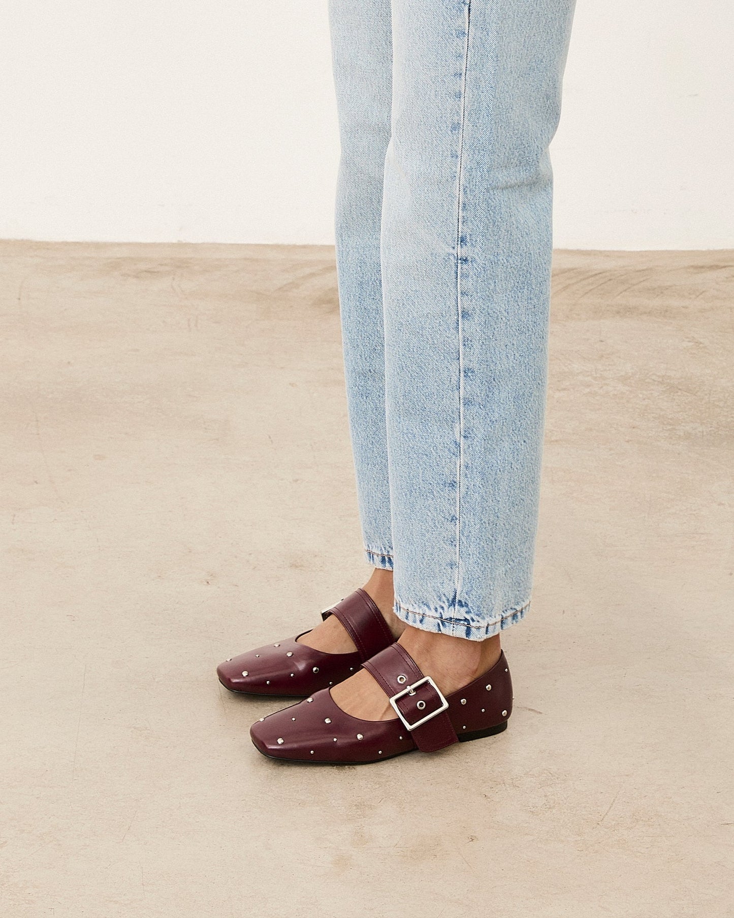 ZAPATO DOVI BURDEOS TACHAS