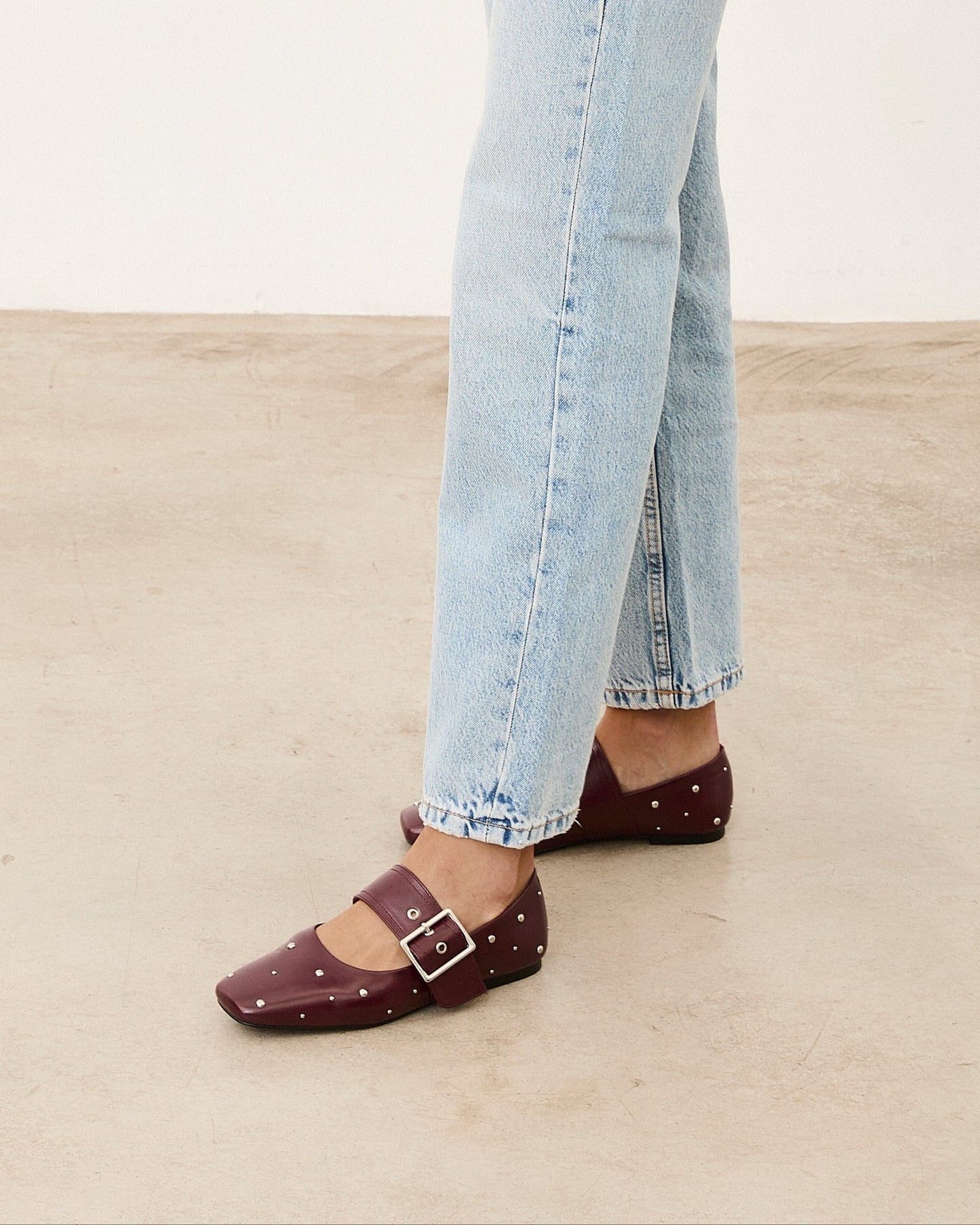 ZAPATO DOVI BURDEOS TACHAS