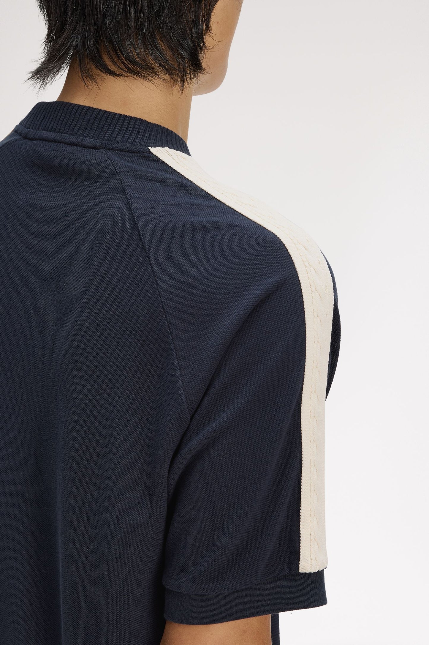 CAMISETA FRED PERRY PIQUÉ TRENZAS