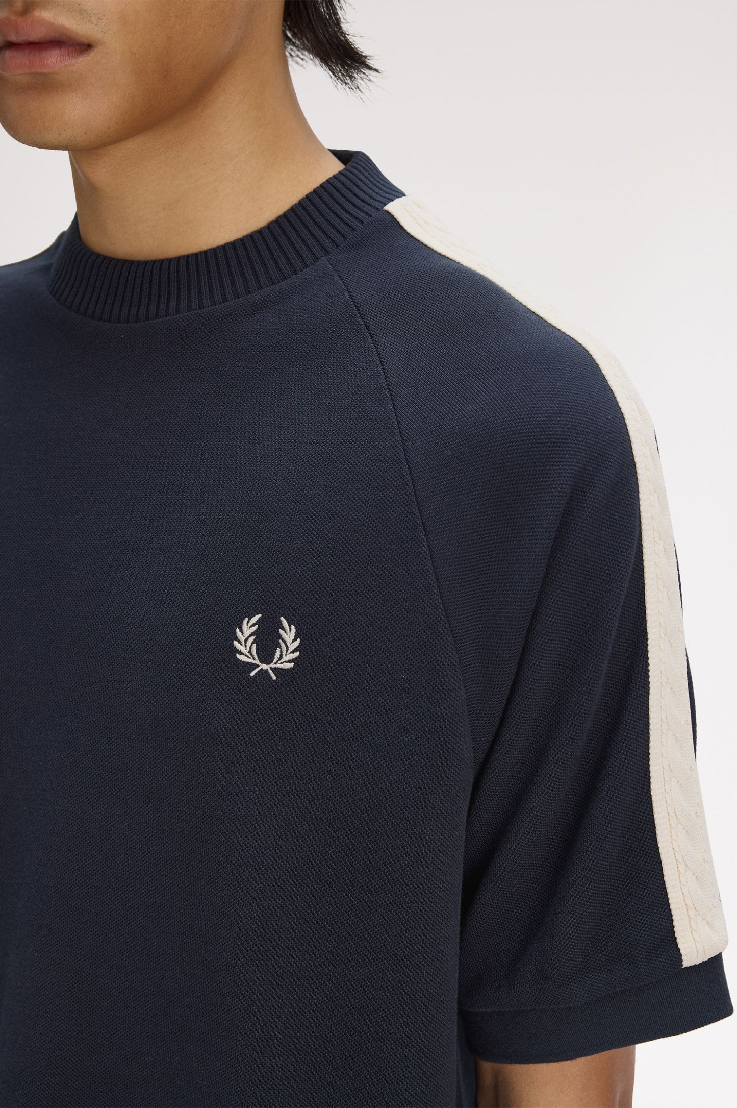 CAMISETA FRED PERRY PIQUÉ TRENZAS